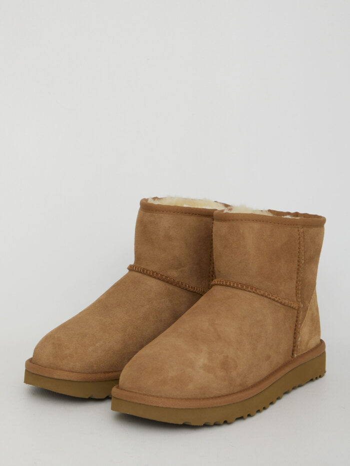 Ugg Women's Classic Mini II boots