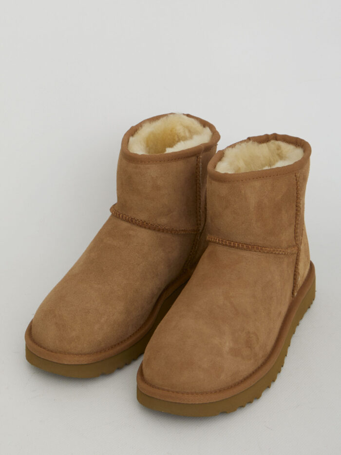 Ugg Women's Classic Mini II boots