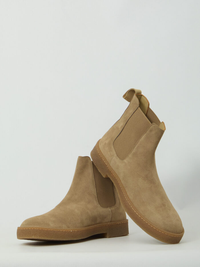Common Projects Beige suede Chelsea boots