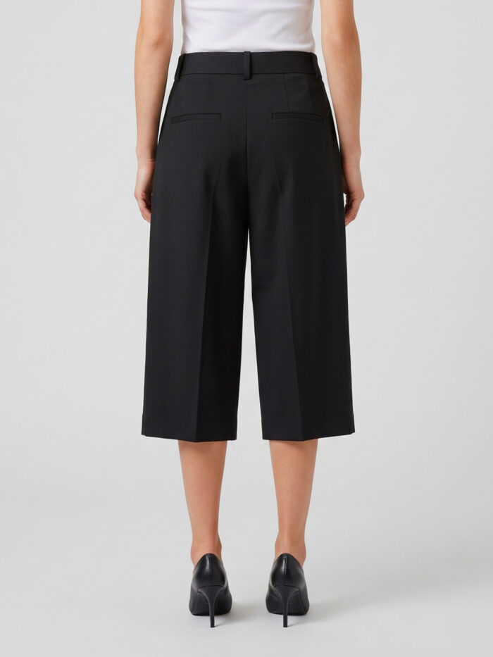 The Frankie Shop Black Gio pleated bermuda shorts