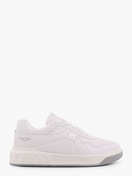 One-stud Low-top Valentino Garavani Leather Sneakers