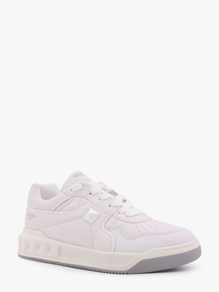 One-stud Low-top Valentino Garavani Leather Sneakers