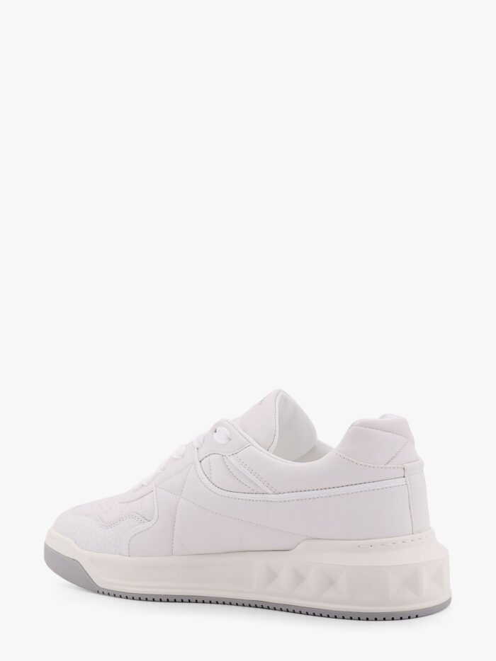 One-stud Low-top Valentino Garavani Leather Sneakers
