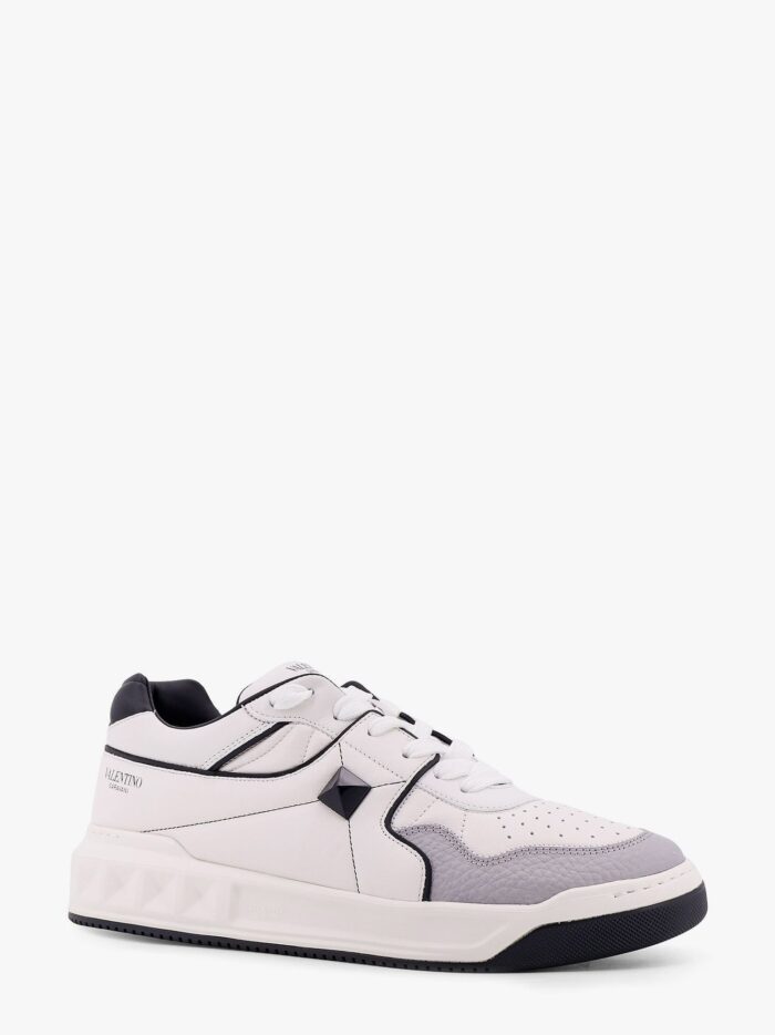 One-stud Low-top Valentino Garavani Leather Sneakers