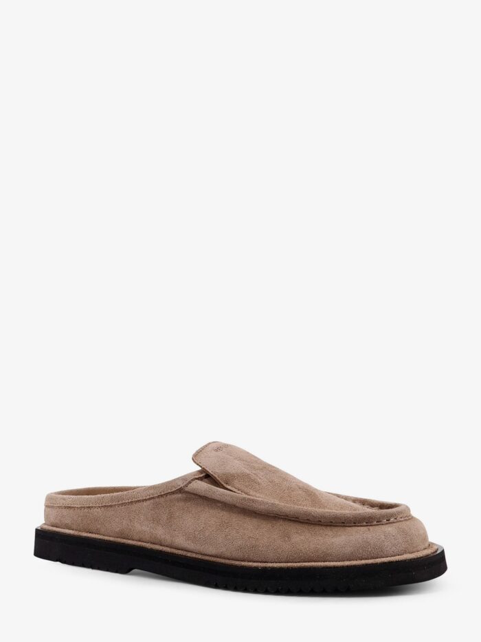 REFERENCE The Canoa Resort Suede Sabot