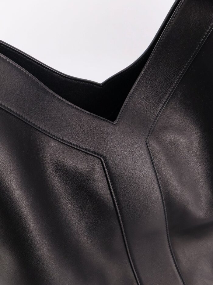 Saint Laurent Tote Y Maxi Leather Bag