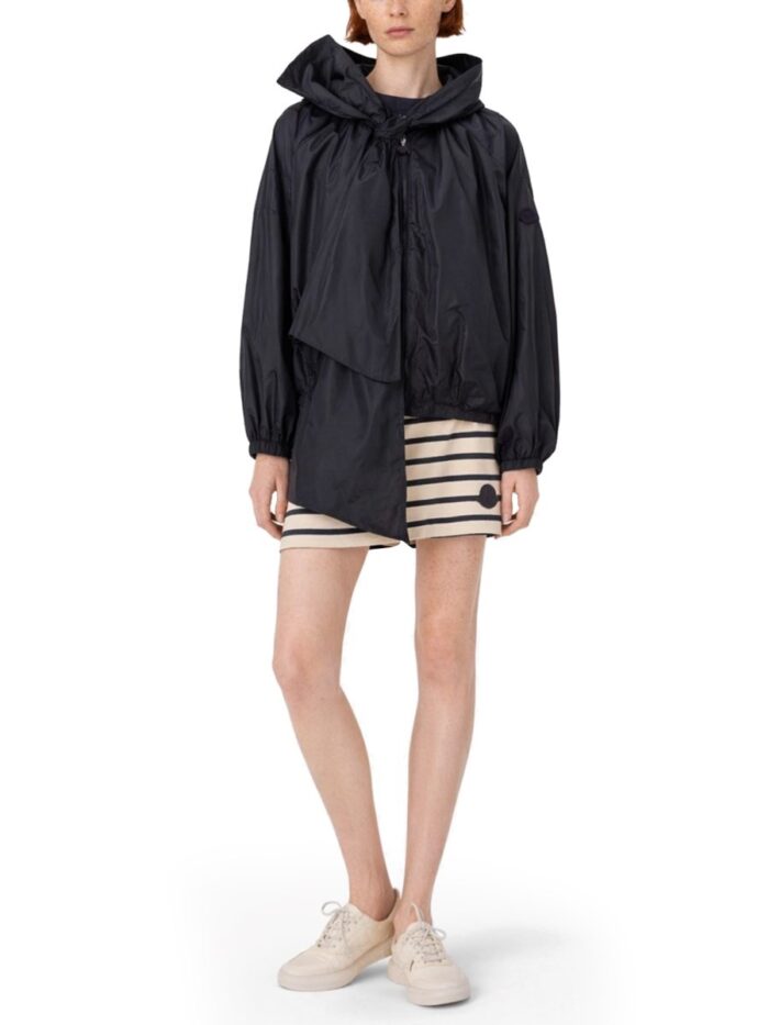 Moncler SHORTS A RIGHE