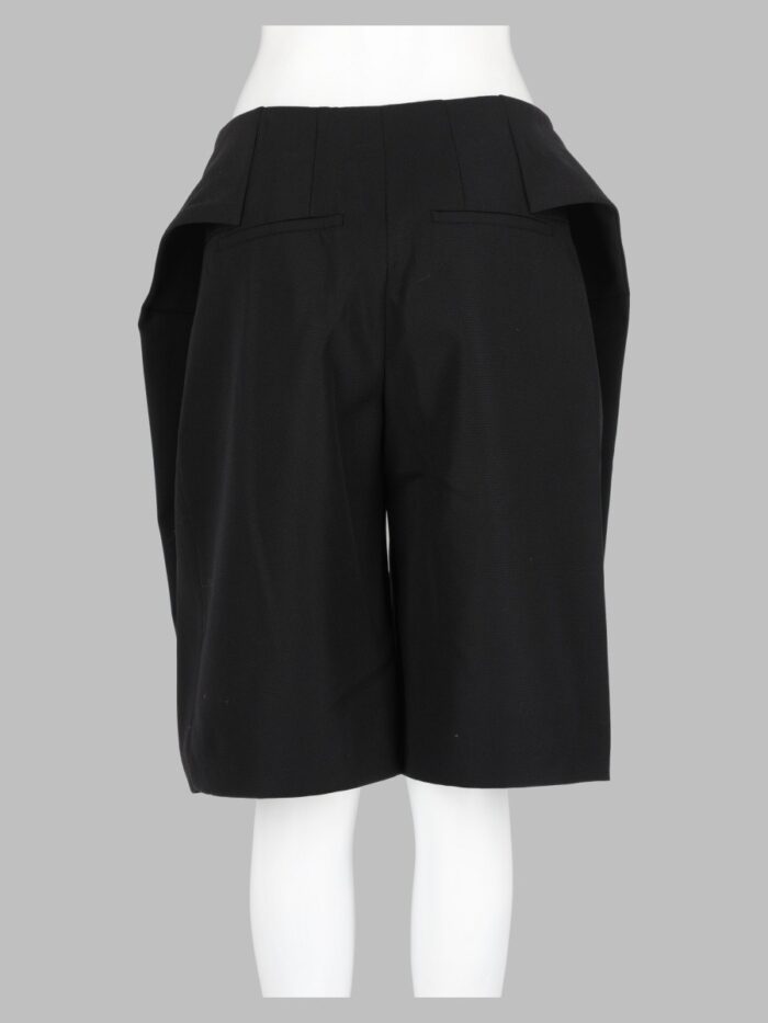 JACQUEMUS Shorts "Cubisto"
