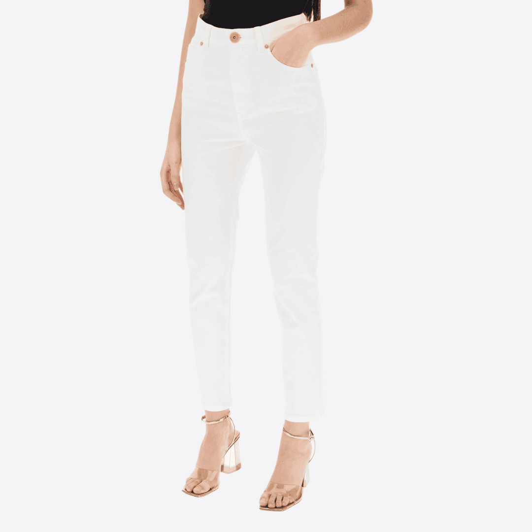 Women's white high-waisted skinny jeans with front pockets.