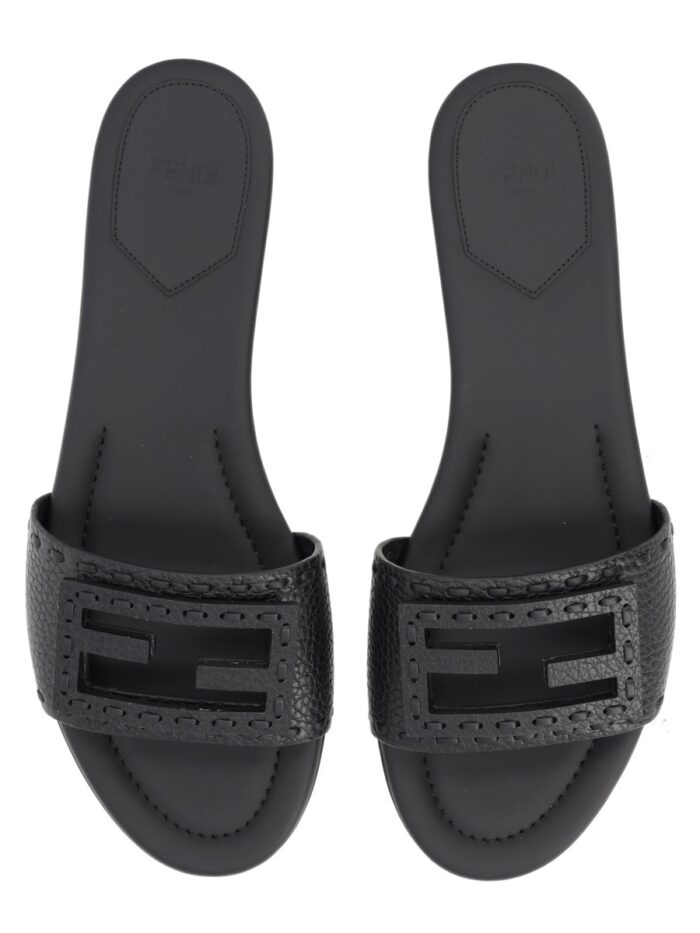 Fendi SLIDE "BAGUETTE" IN PELLE NERA