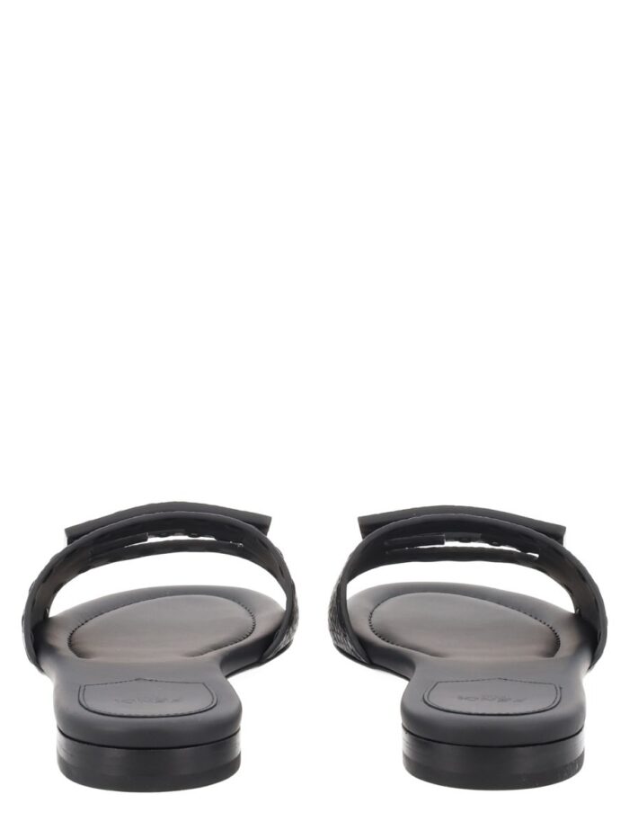 Fendi SLIDE "BAGUETTE" IN PELLE NERA