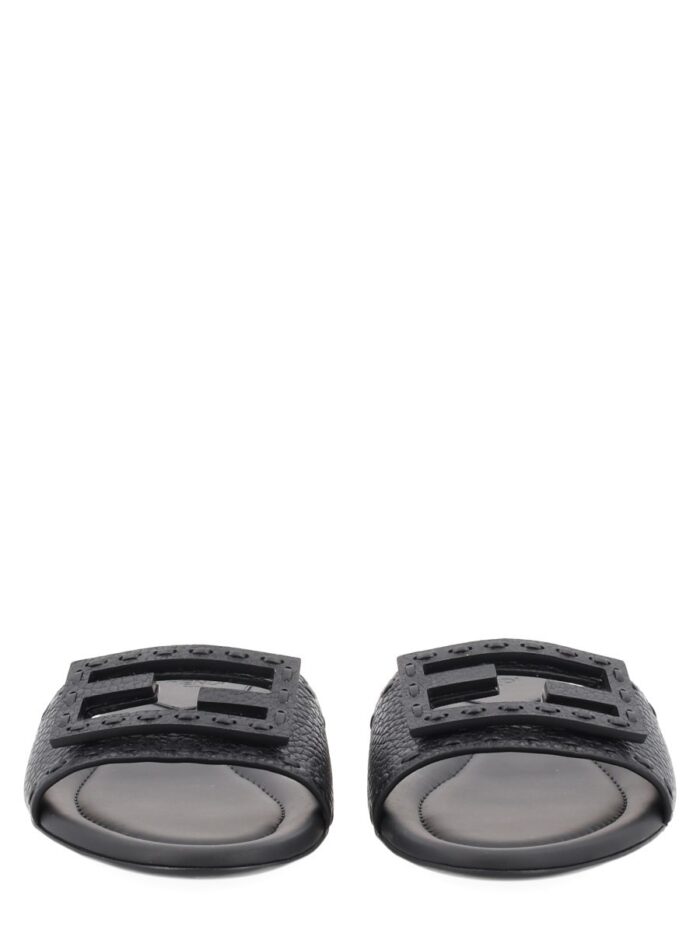 Fendi SLIDE "BAGUETTE" IN PELLE NERA