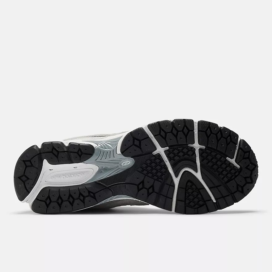 New Balance Sneakers M2002RDC