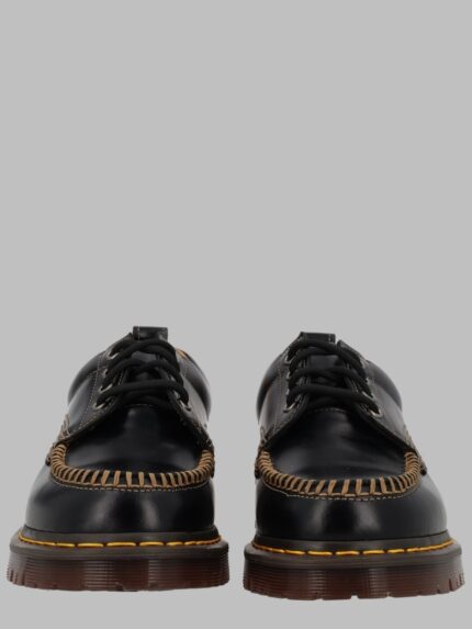 Dr Martens Stringata "Lowell Moc Toe"