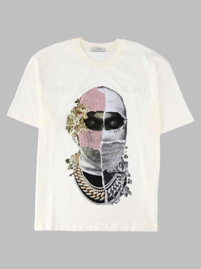 ih nom uh nit t shirt con stampa "newspaper mask" IH NOM UH NIT T-Shirt Con Stampa "Newspaper Mask"
