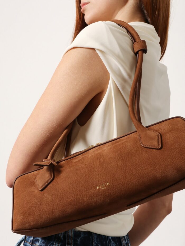 Alaia Borsa A Spalla Teckel Medium In Suede