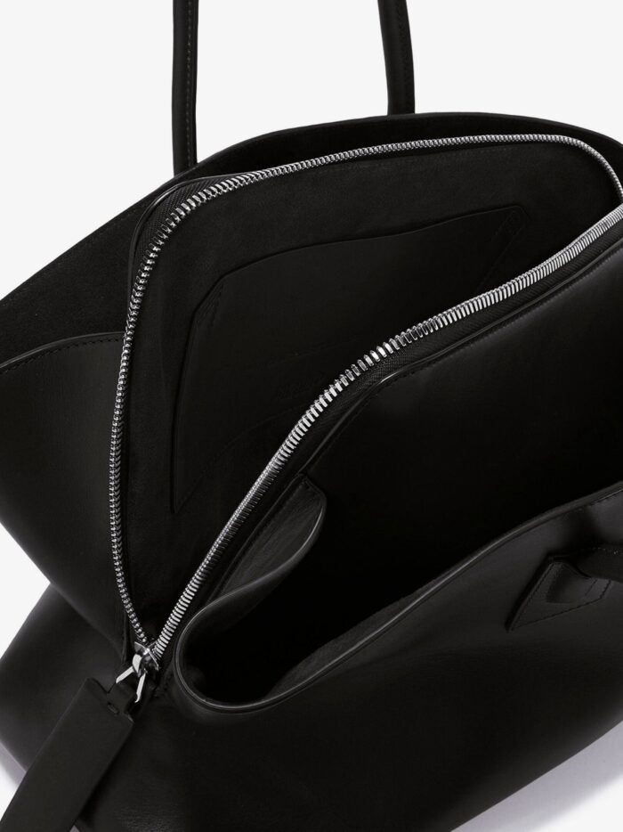 The Attico La Passeggiata Medium Leather Shoulder Bag