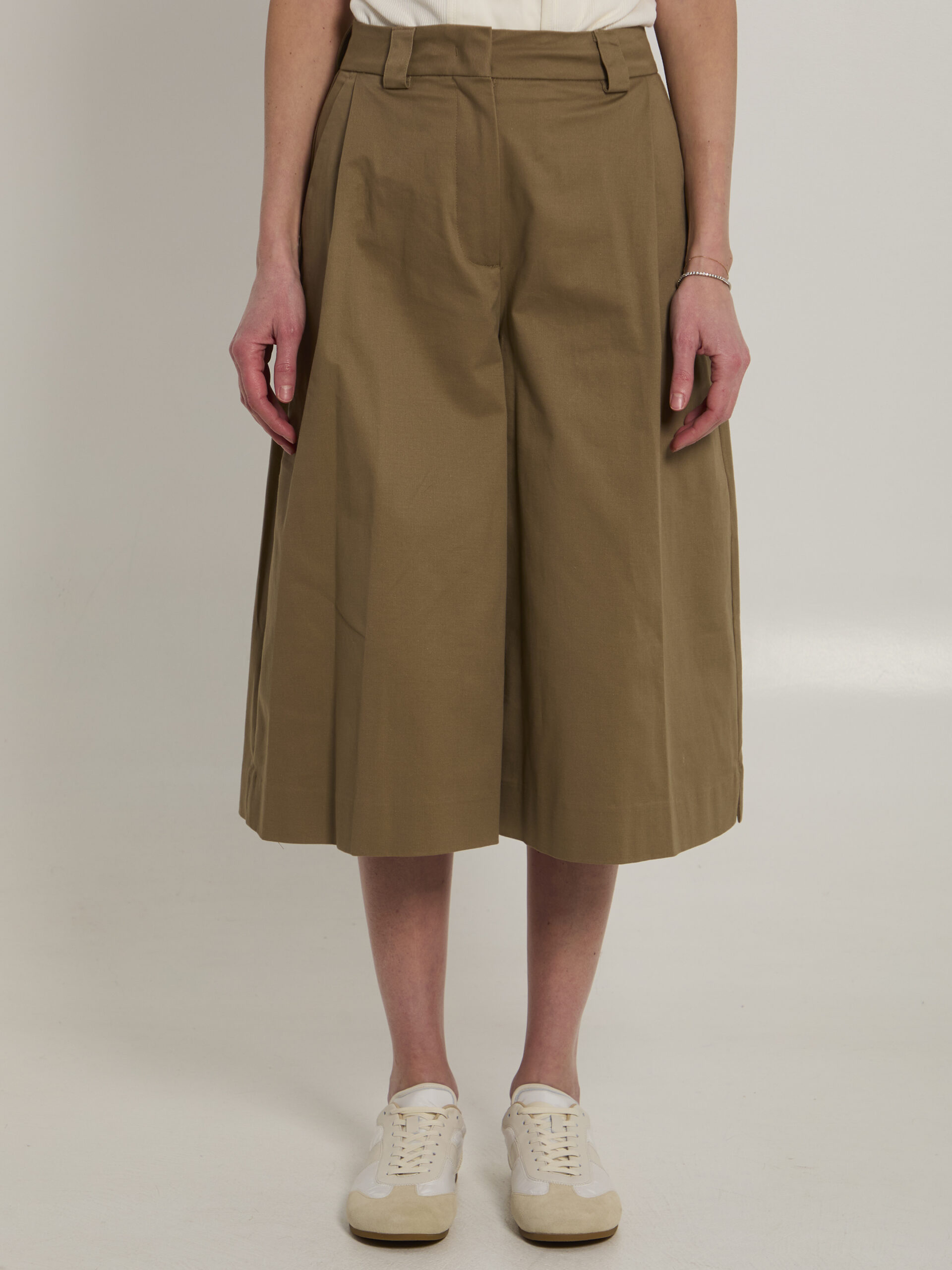 The Latest Dakota bermuda pants