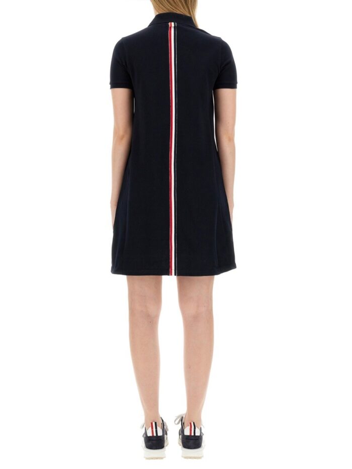 THOM BROWNE ABITO POLO IN PIQUÉ DI COTONE