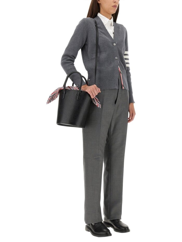 THOM BROWNE CARDIGAN CON SCOLLO A V