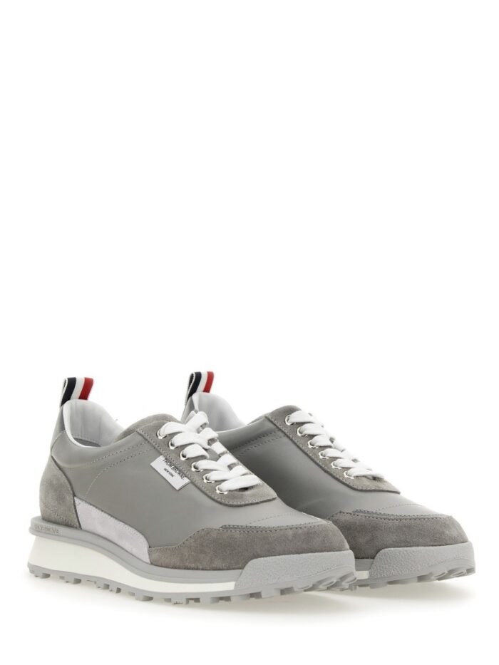 THOM BROWNE SNEAKER CON LOGO