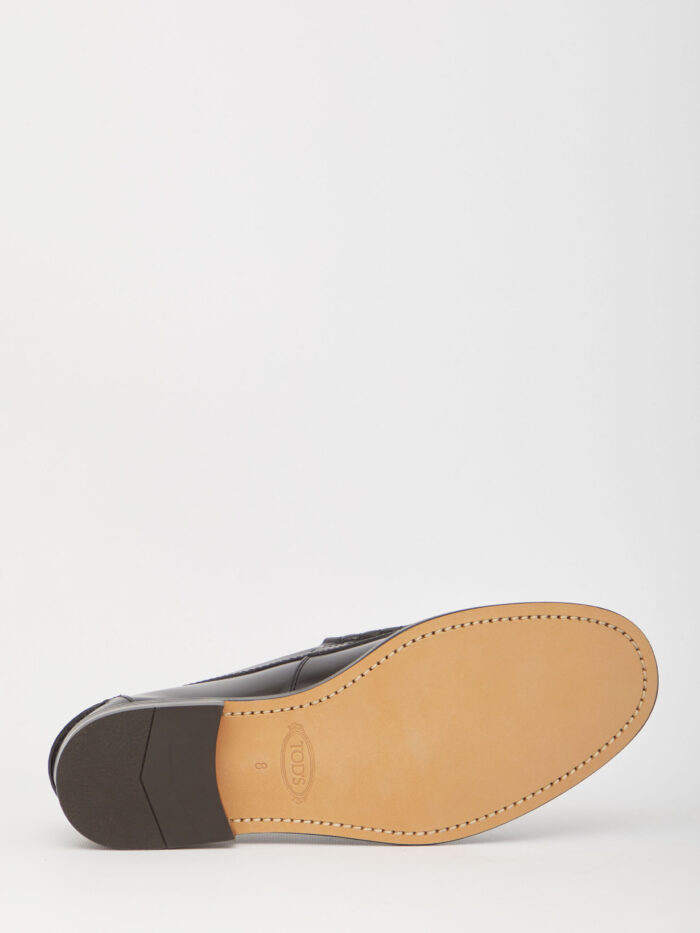 Tod's Black leather loafers