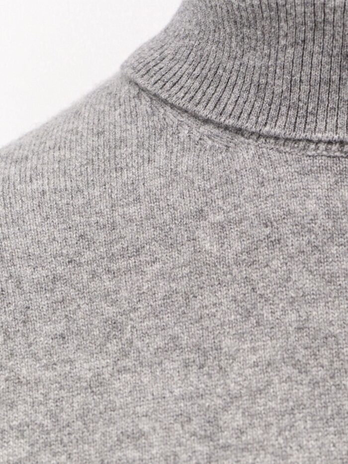 TOTEME Cashmere Turtleneck Sweater