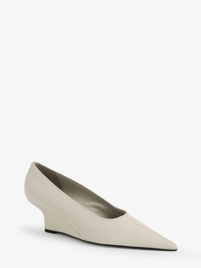 TOTEME Sharp Wedge Leather Pumps