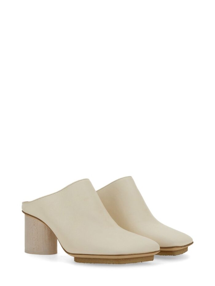 UMA WANG LEATHER MULE.