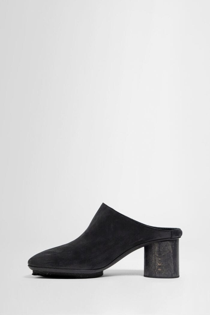 UMA WANG Stone Mules