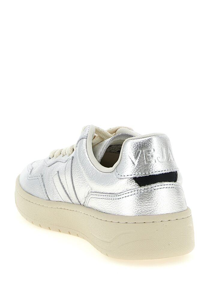 Veja 'V-90' Sneakers