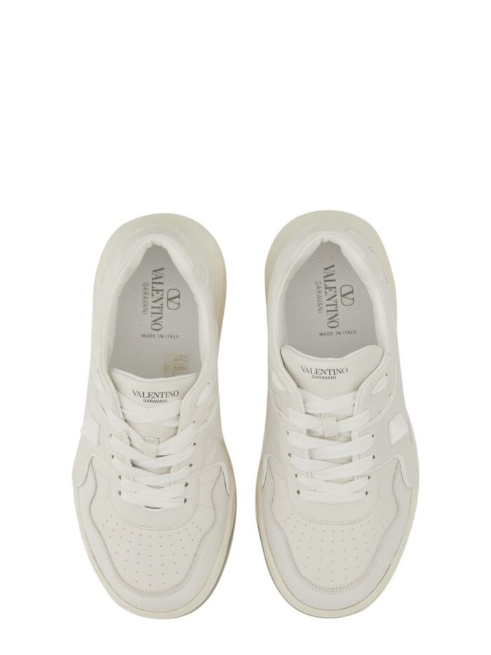 Valentino Garavani "LOW-TOP ONE STUD" SNEAKER