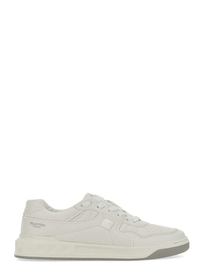 Valentino Garavani "LOW-TOP ONE STUD" SNEAKER