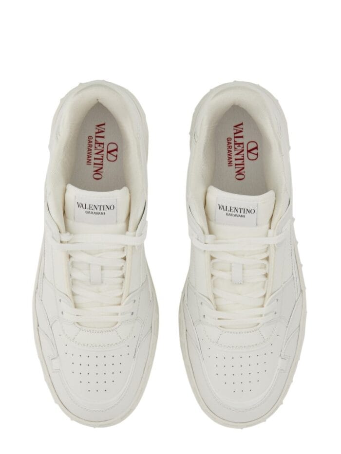Valentino Garavani LOW TOP SNEAKER "FREEDOTS"