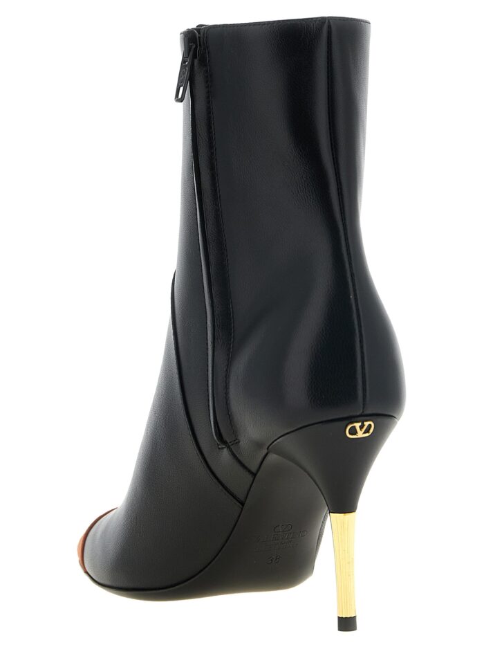 Valentino Garavani 'Sinead' Ankle Boots In Black