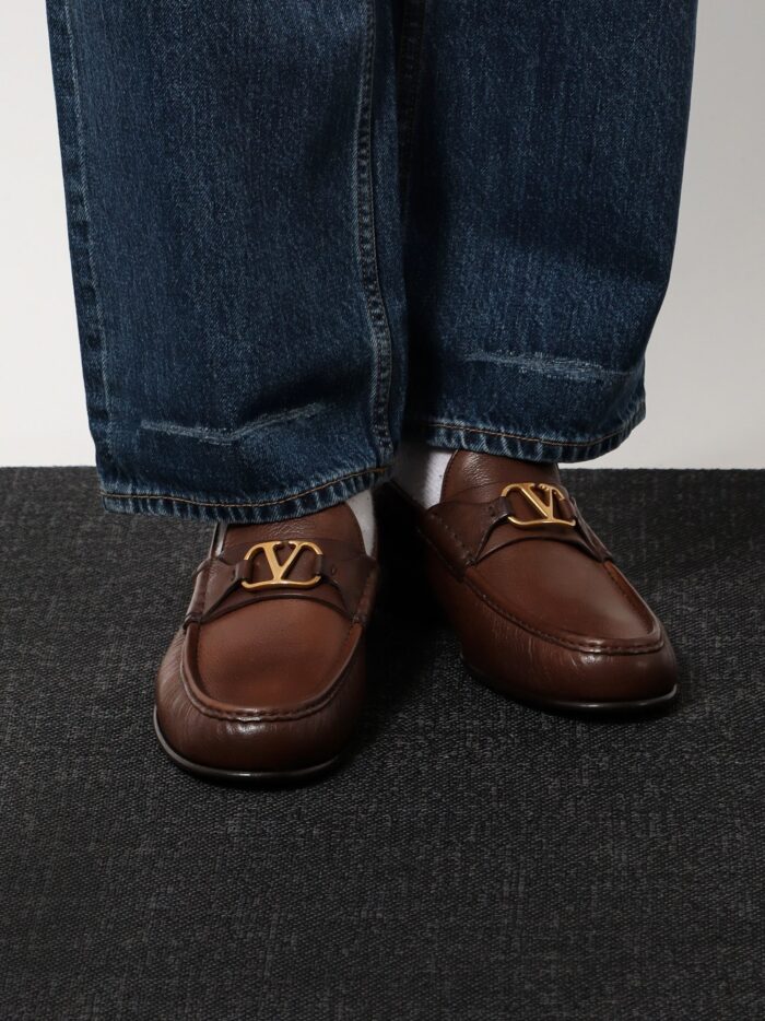 Valentino Garavani Vlogo Leather Loafer