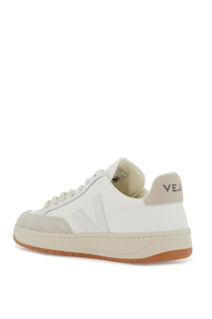 VEJA Leather V-12 Sne