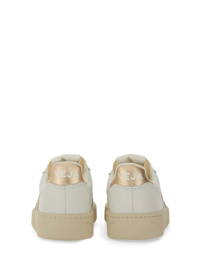 Veja SNEAKER "V-10"