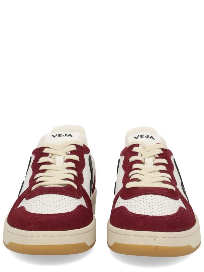 Veja SNEAKER "V-10"