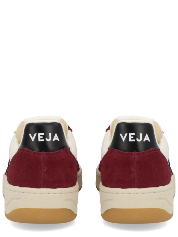 Veja SNEAKER "V-10"