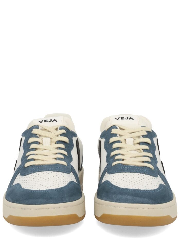 Veja SNEAKER "V-10"