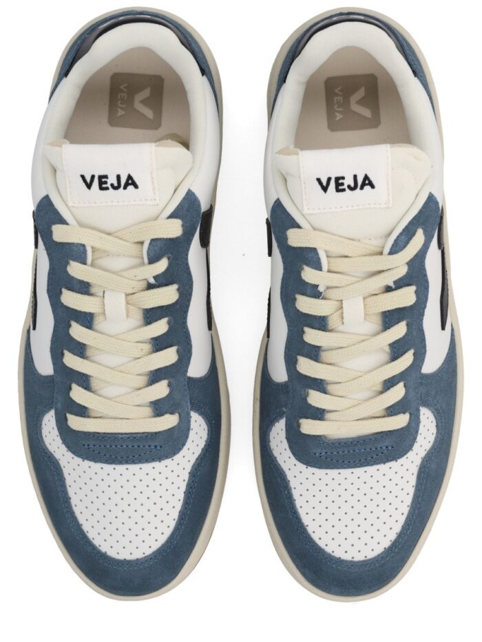 Veja SNEAKER "V-10"