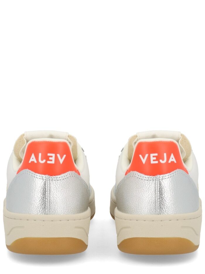 Veja SNEAKER "V-10"