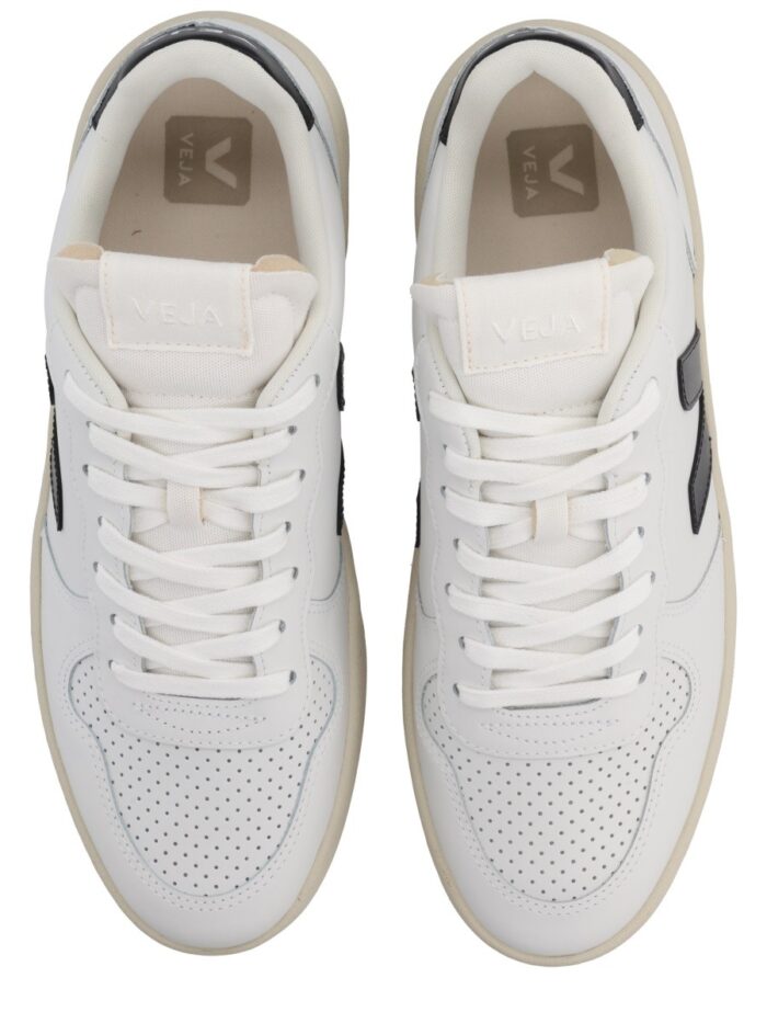 Veja SNEAKER "V-10"