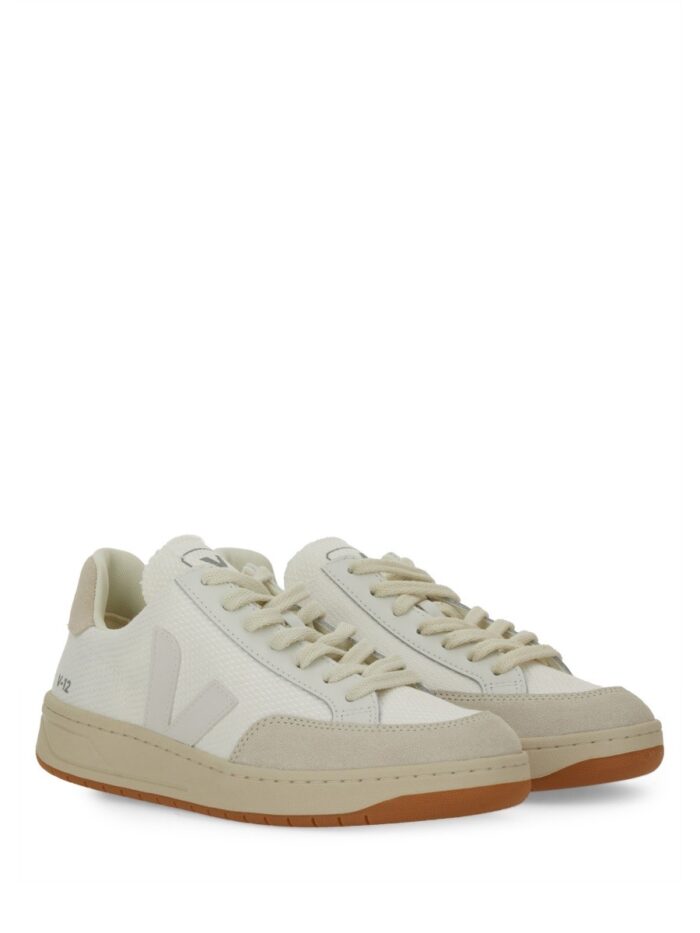 Veja SNEAKER "V-12"