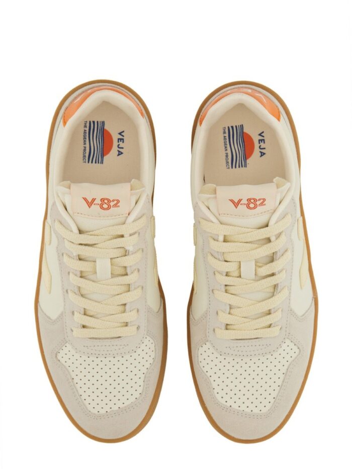 Veja SNEAKER "V-82"
