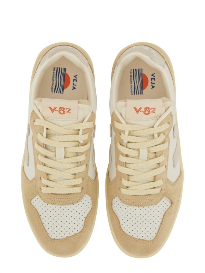 Veja SNEAKER "V-82"