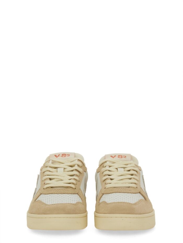 Veja SNEAKER "V-82"