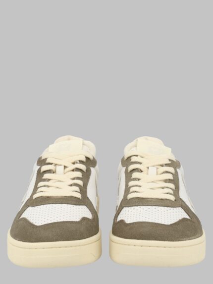 Veja SNEAKER "V-82"