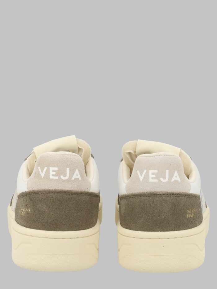 Veja SNEAKER "V-82"